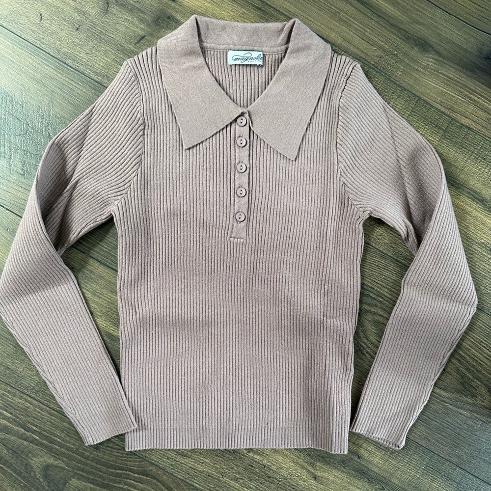 Ribbed Button-Front Long Sleeve Sweater in Taupe